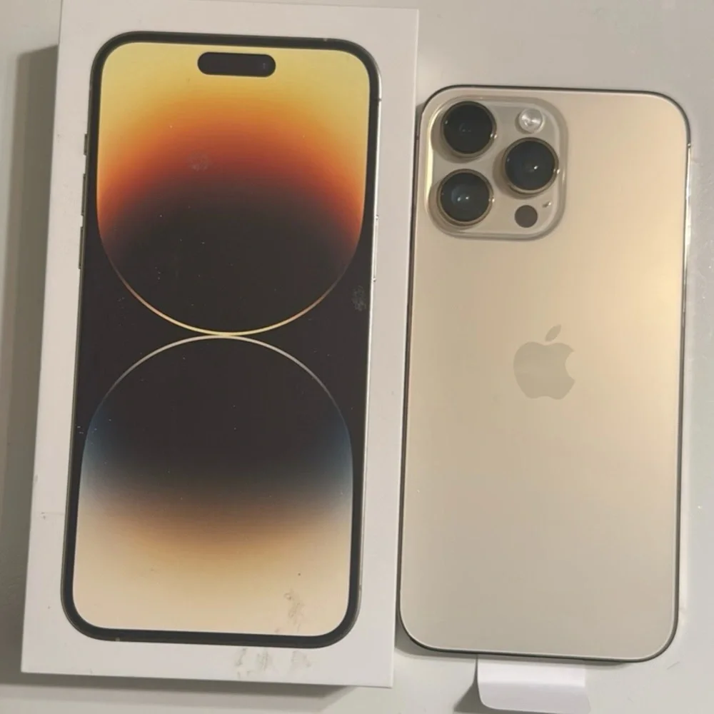 Apple iPhone in Elegant Gold